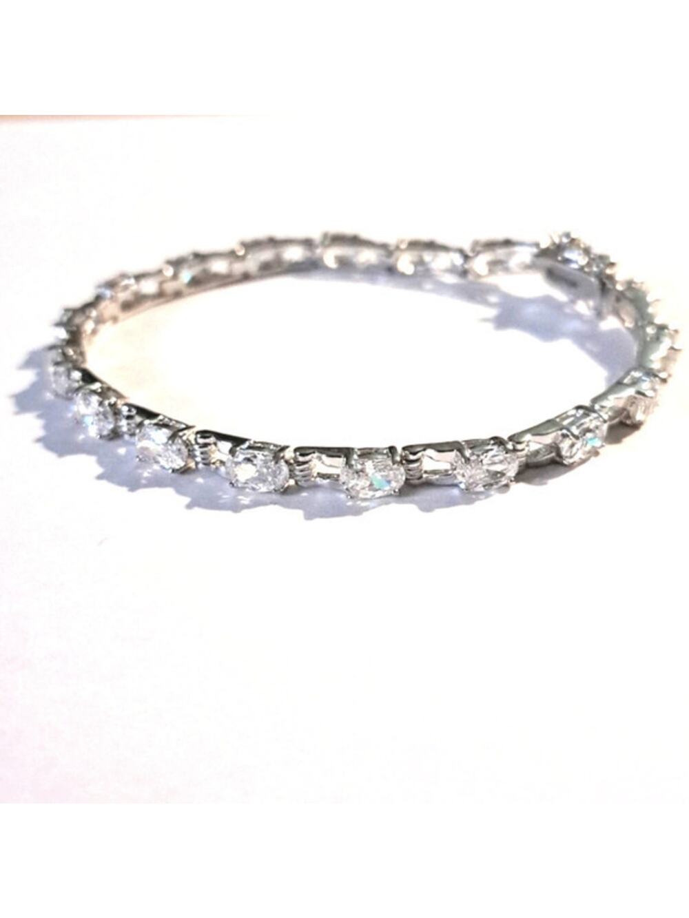 NEW Silver bracelet with‎ clear crystals 7.5 inches long